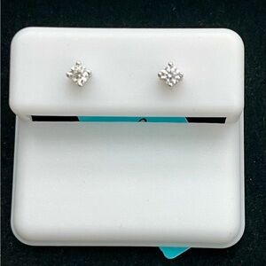 🆕 Luxury Moissanite Diamond Earrings .20ct wt sterling silver screw back